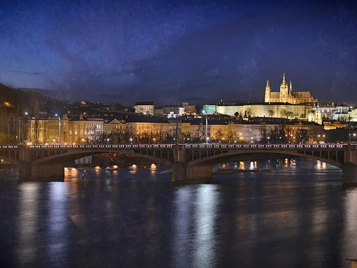 Unique Apartment In Praha Near River Vltava