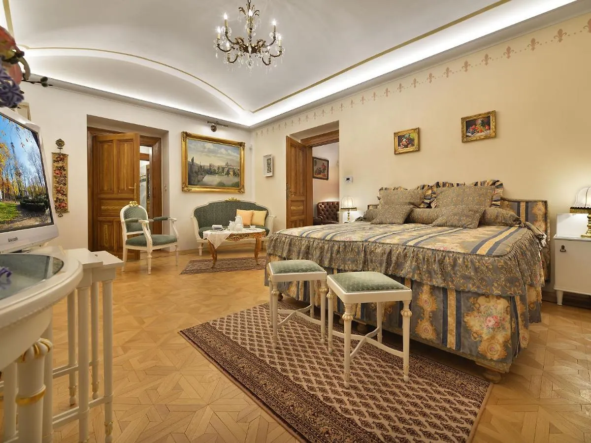 Unique Apartment In Praha Near River Vltava