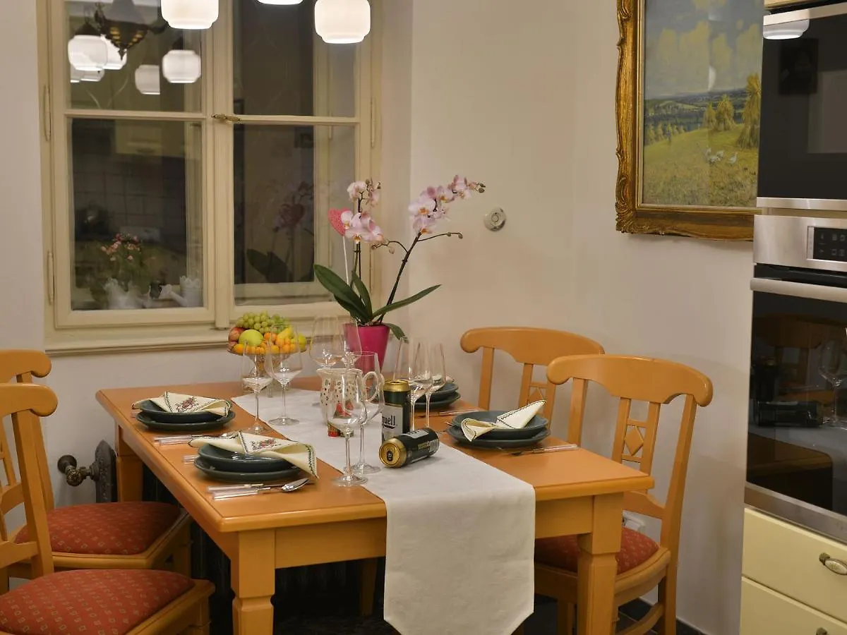 Unique Apartment In Praha Near River Vltava