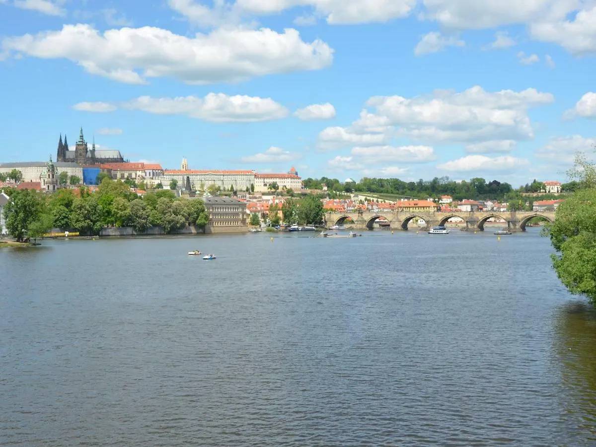 Unique Apartment In Praha Near River Vltava