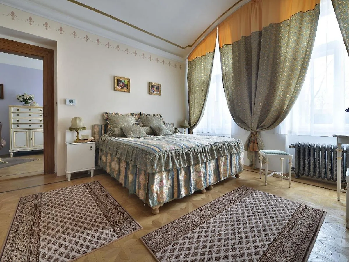 Unique Apartment In Praha Near River Vltava