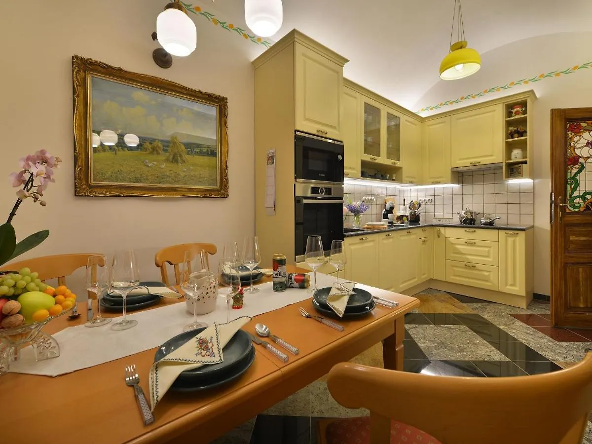 Unique Apartment In Praha Near River Vltava 0*, Prag