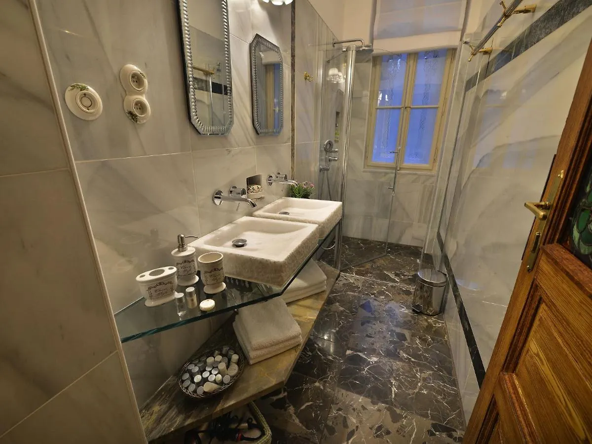 Unique Apartment In Praha Near River Vltava Prag