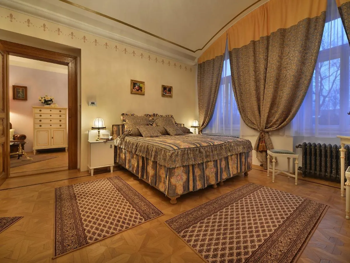 Unique Apartment In Praha Near River Vltava  Prag