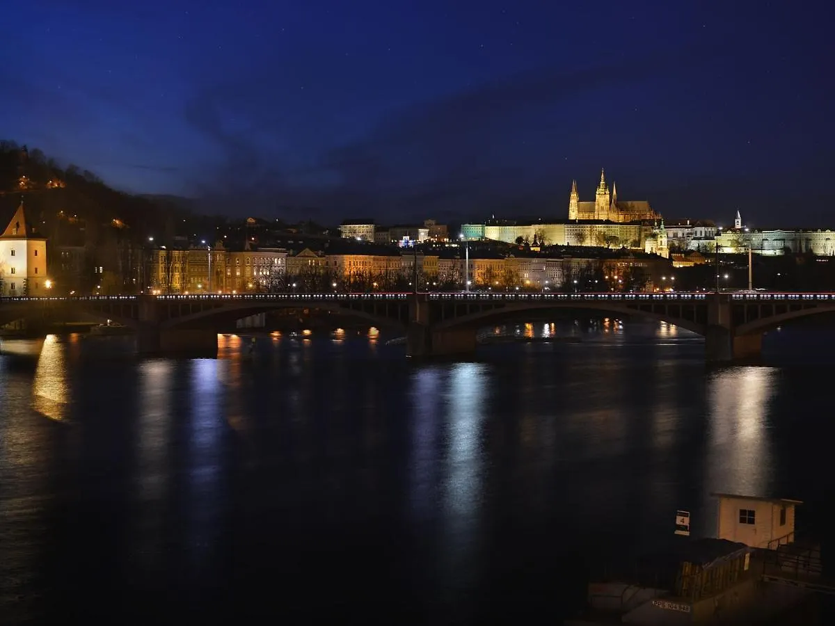 Unique Apartment In Praha Near River Vltava Tjeckien