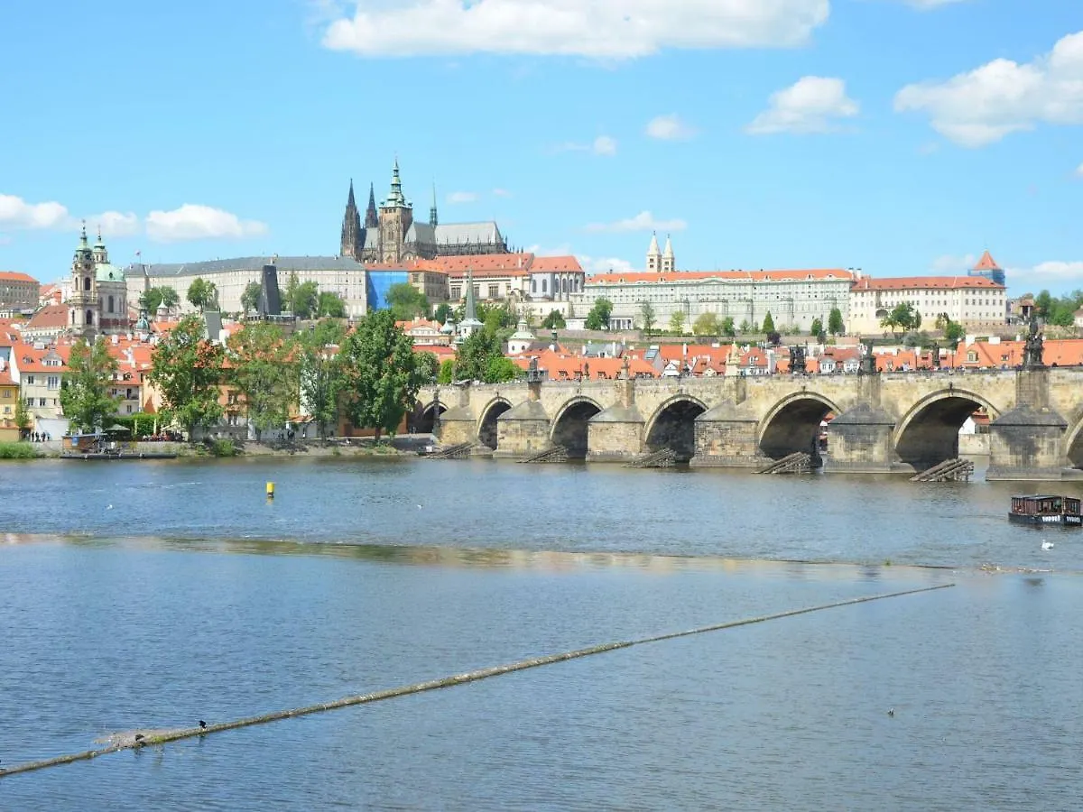 Unique Apartment In Praha Near River Vltava Tjeckien